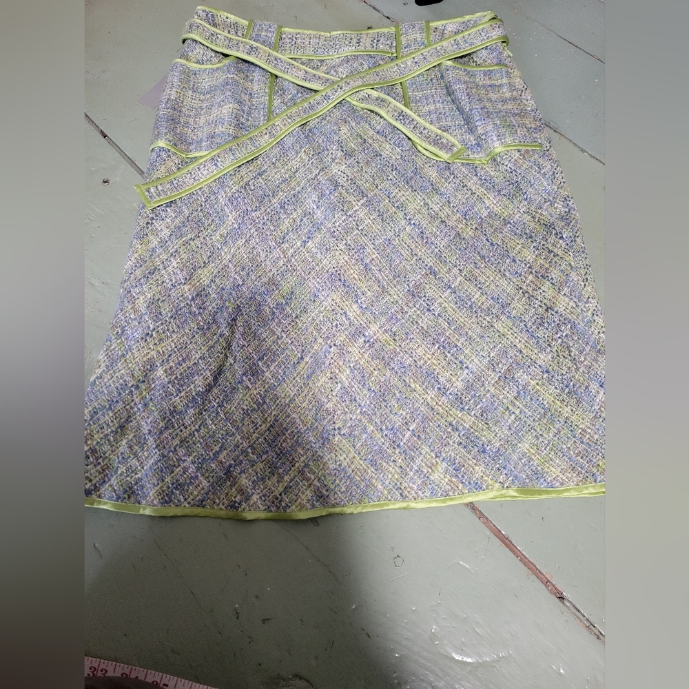 WD NY mid length skirt. SZ 12.